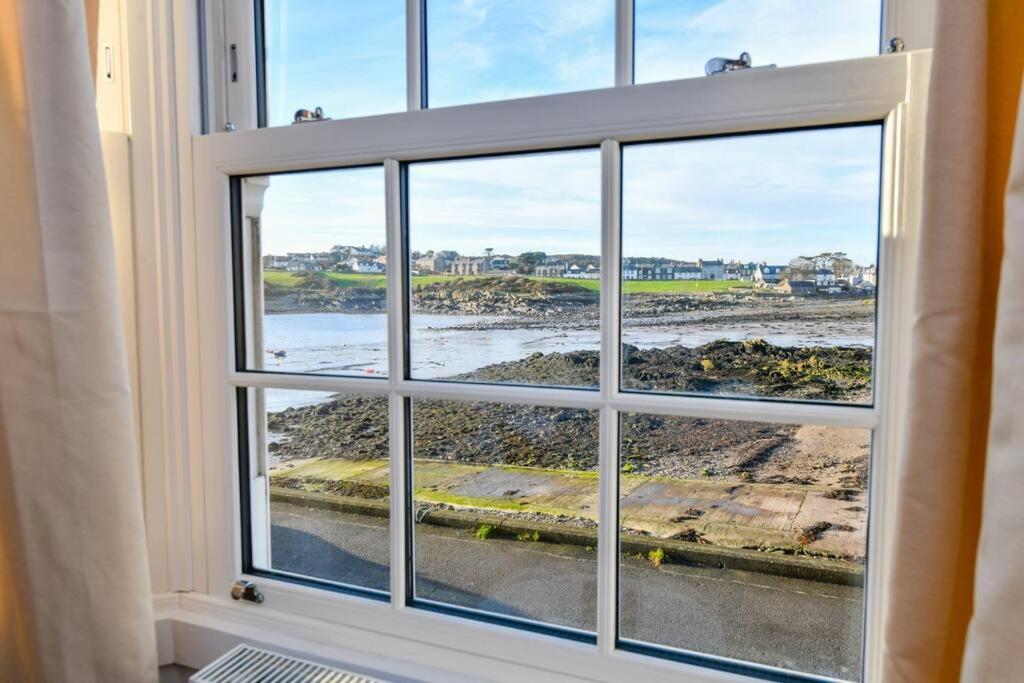 3 Bedroom Townhouse Right On The Harbour Isle of Whithorn Exteriér fotografie