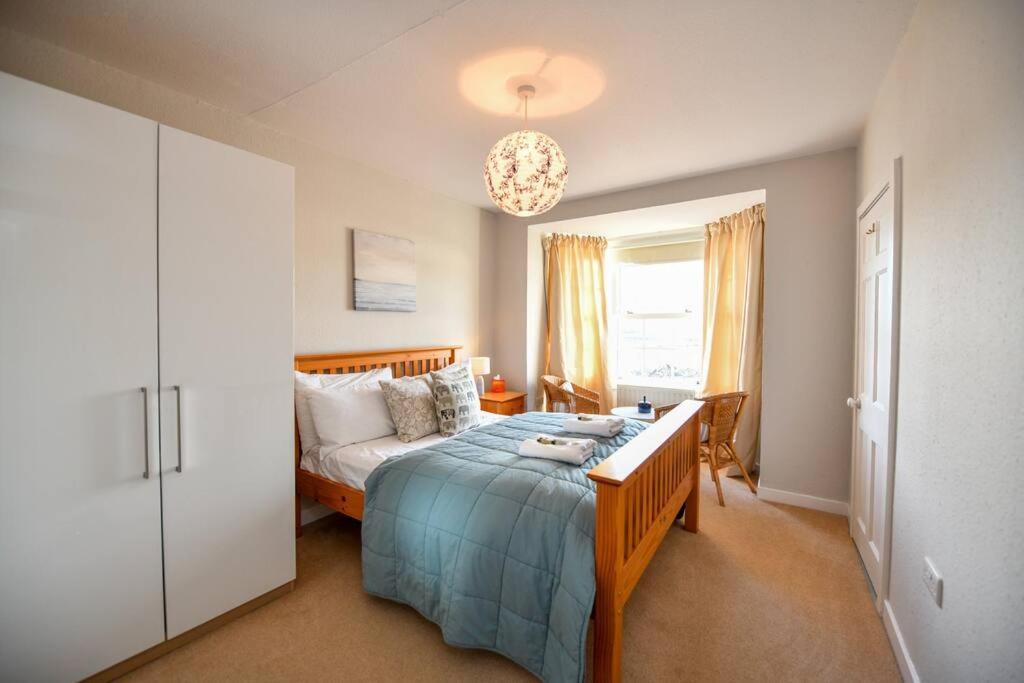3 Bedroom Townhouse Right On The Harbour Isle of Whithorn Exteriér fotografie