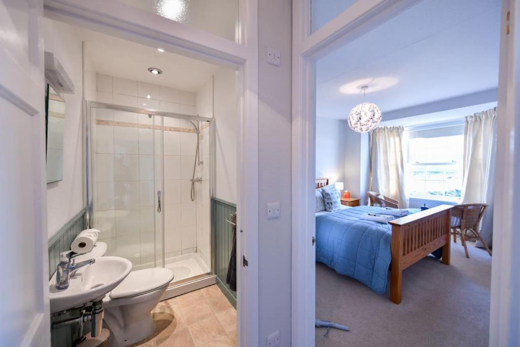 3 Bedroom Townhouse Right On The Harbour Isle of Whithorn Exteriér fotografie